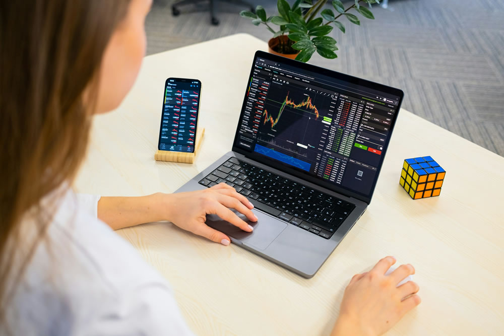 Retiring Early: How to Achieve Financial Independence Through Strategic Investing