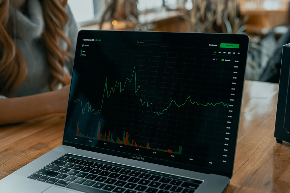 Navigating Market Volatility: Tips for Keeping Your Investments on Track
