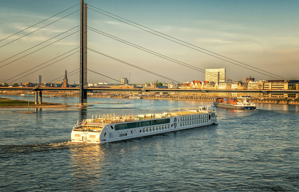 Cruising for Less: How to Find Deep Discounts on Last-Minute Trips