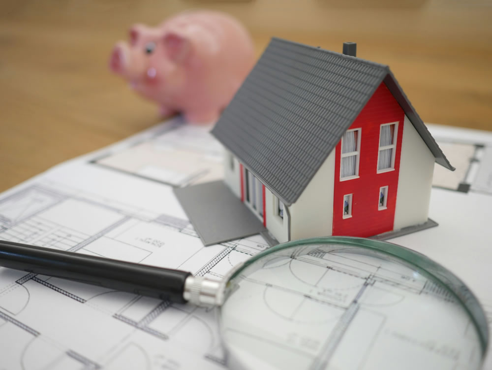 The Dos and Don’ts of Saving Money for a Rainy Day